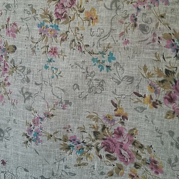 Sleeveless Top - Picture 4 of 5